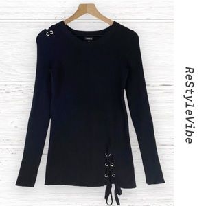 TORRID Women’s Size 00 M/L 10 Sweater Crew Neck Corset Accent Detail Pullover